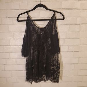 Daytrip off-shoudler black lace top